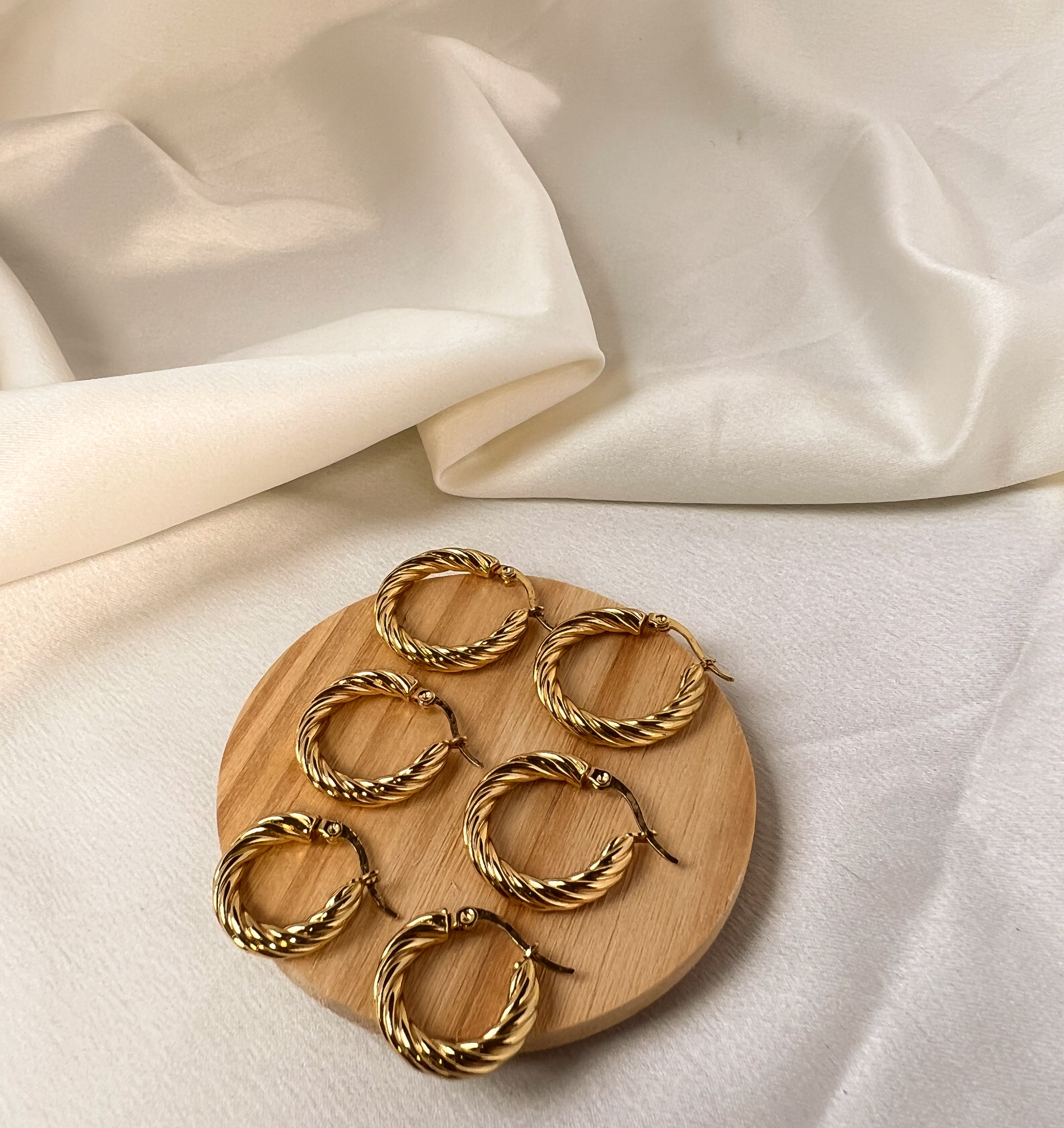 Conjunto Argola Trançada Dourada