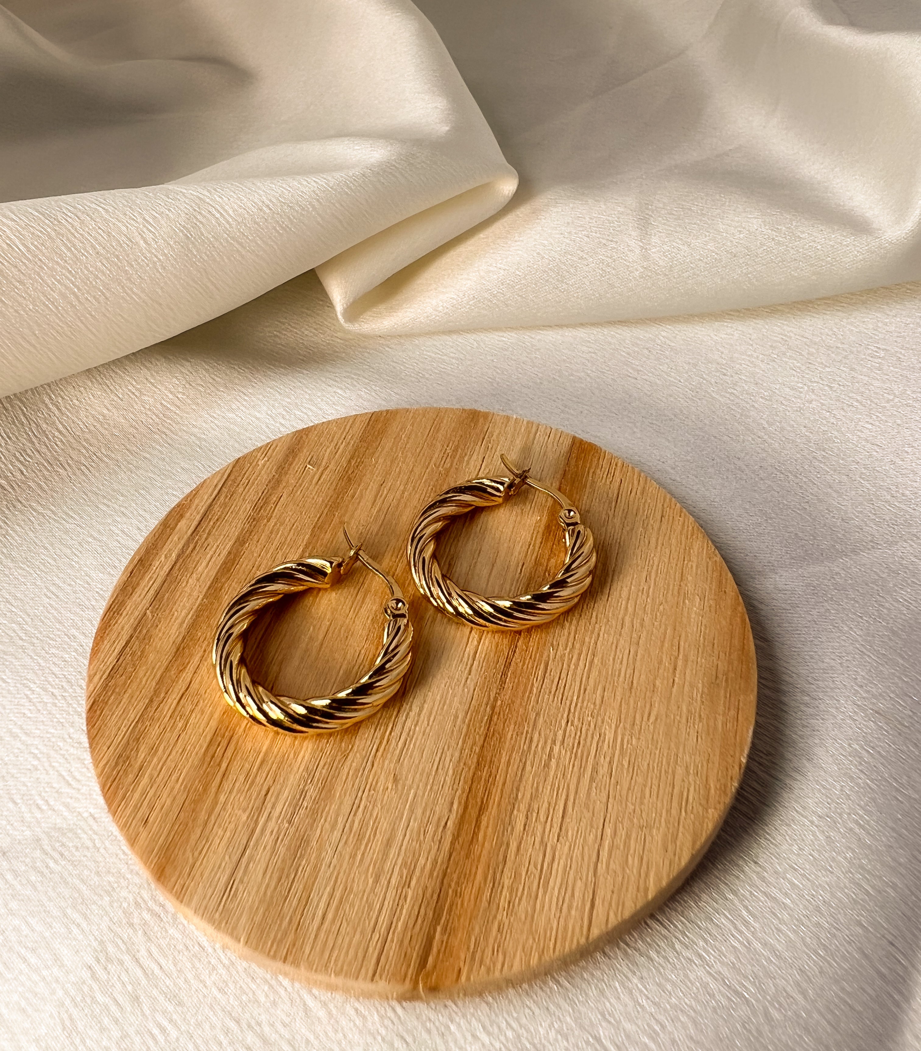 Conjunto Argola Trançada Dourada