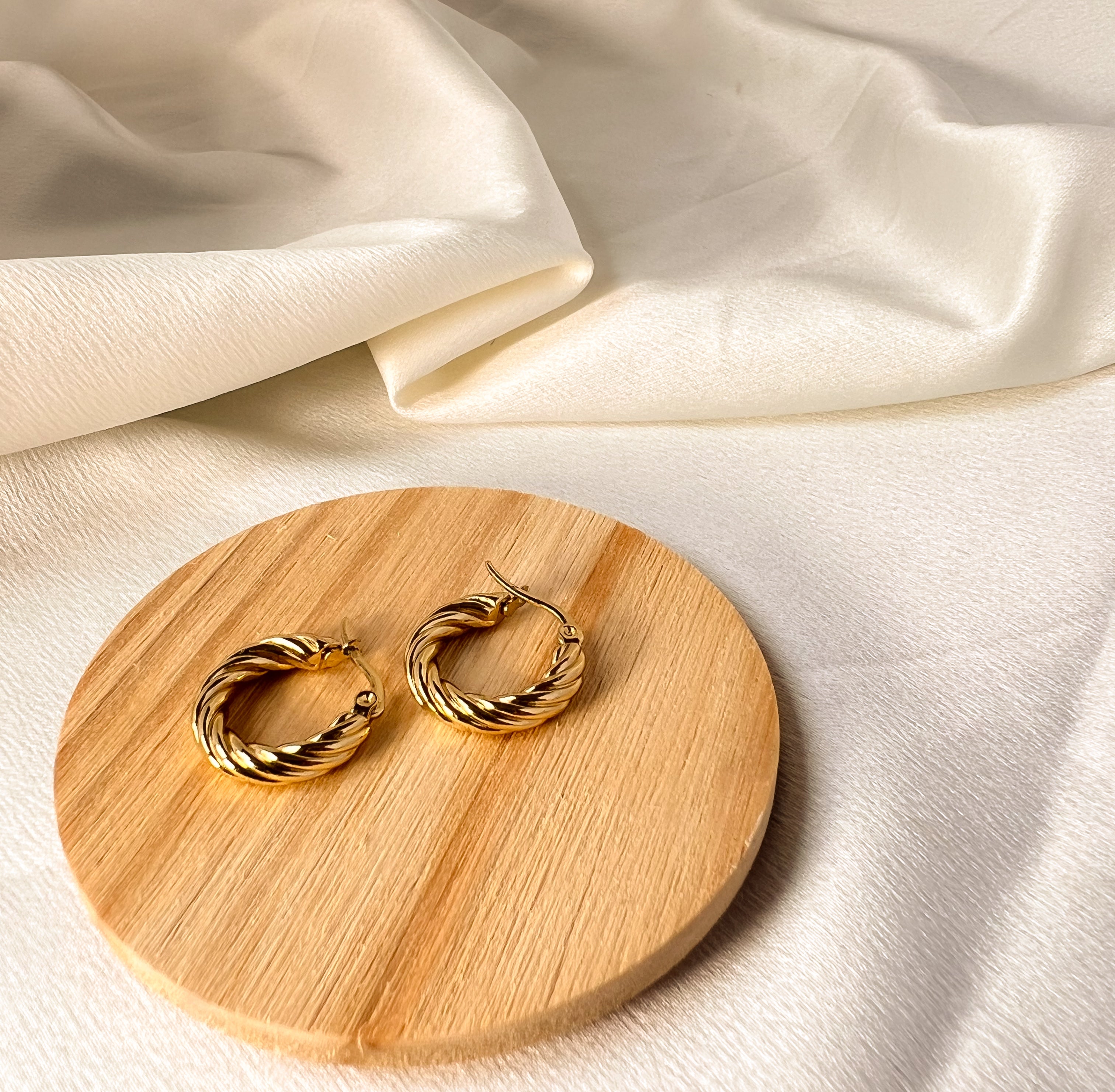 Conjunto Argola Trançada Dourada