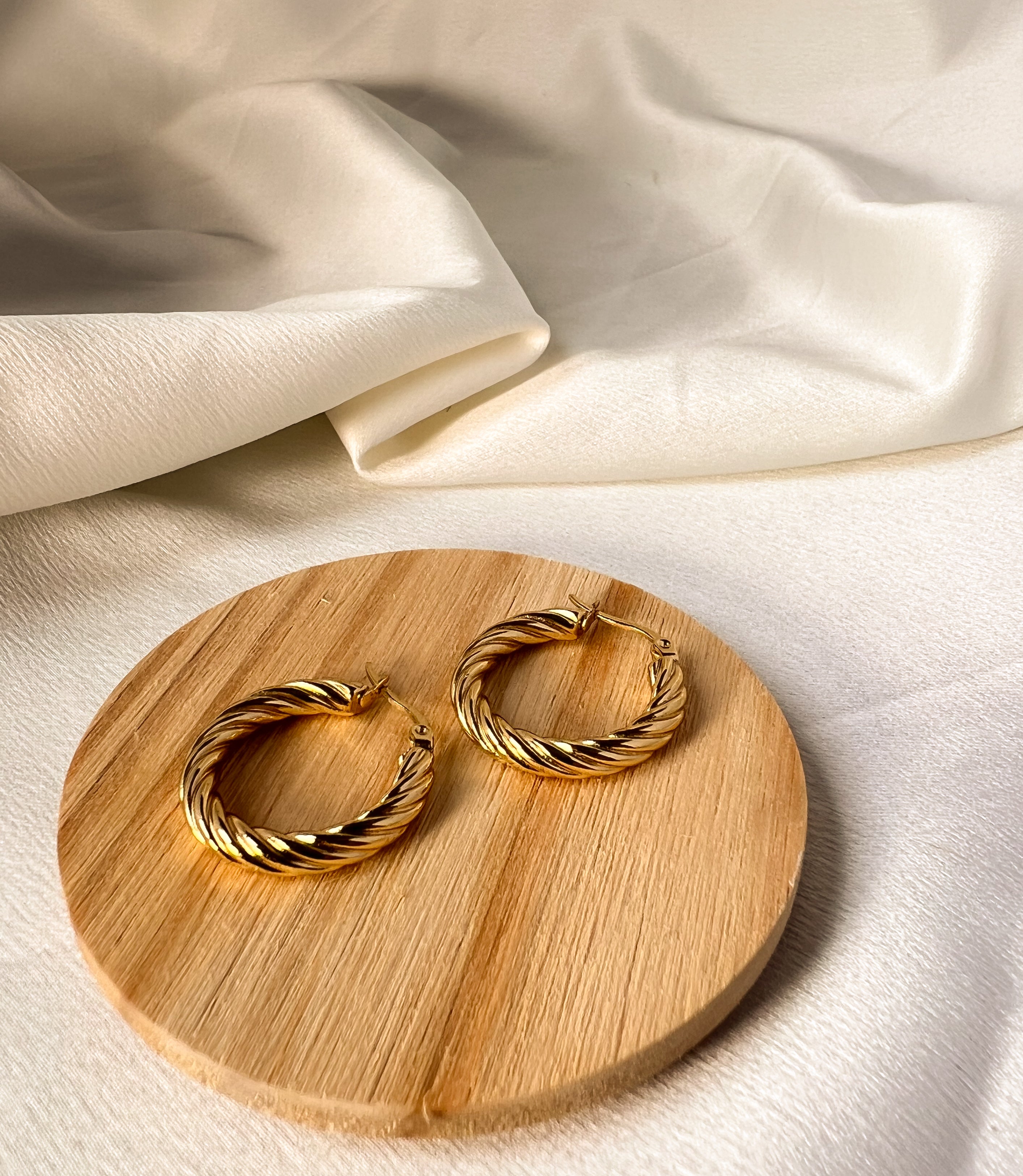 Conjunto Argola Trançada Dourada